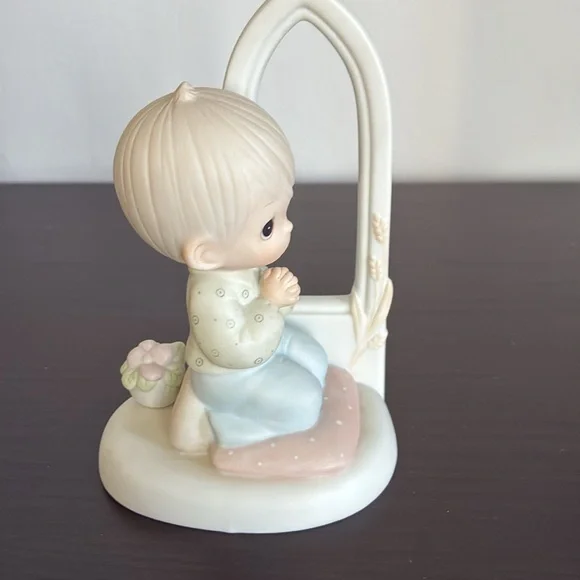 Precious Moments O Worship The Lord - Boy Figurine - Picture 2 of 6